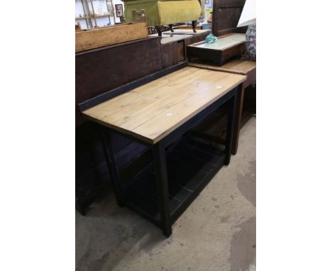 Pine bakery worktable with pot shelf below 