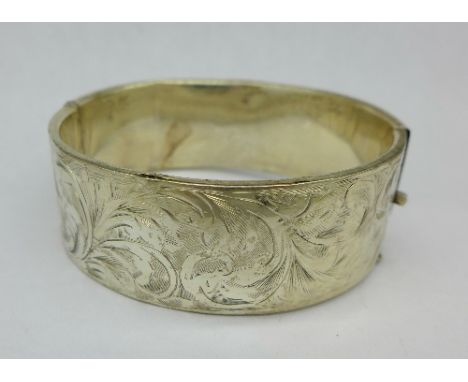 A silver bangle, 25.5g
