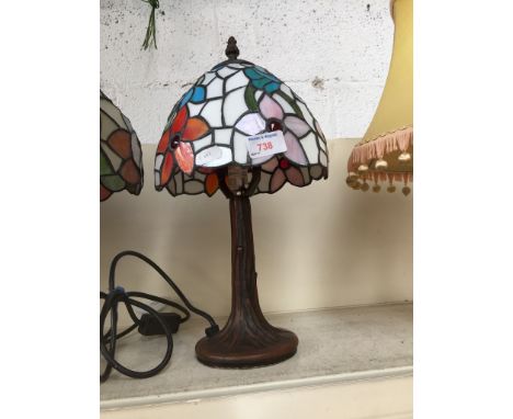 LEADED GLASS TABLE LAMP. H40CM      J5