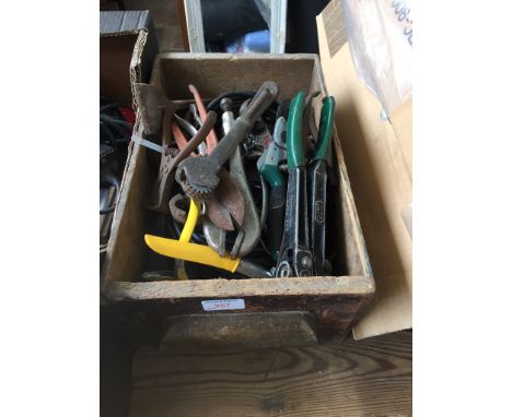A WOODEN BOX OF TOOLS