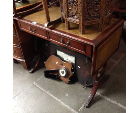 REPRO MAHOGANY SOFA TABLE. W94CM