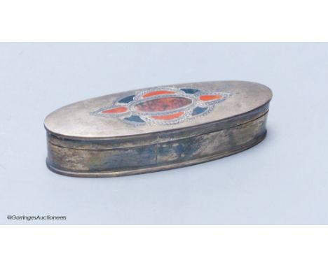   An Edwardian Scottish silver and hardstone inset oval snuff box, maker ?K, Edinburgh, 1909, 10.2cm, gross 60 grams.