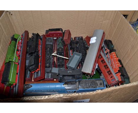 Quantity of assorted model trains and carriages