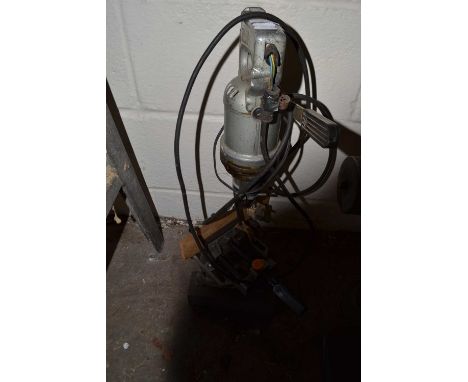Electric pillar drill