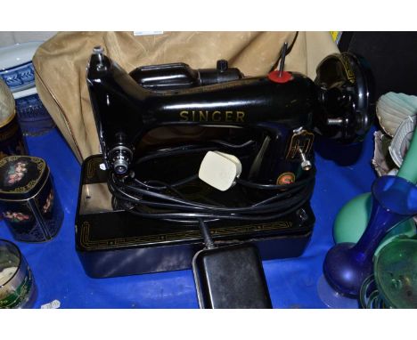 Singer electric sewing machine Model No 99K