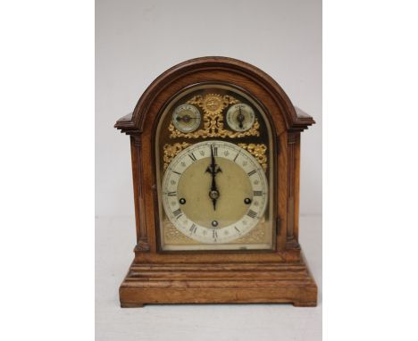 An Edwardian oak cased bracket clock, 8 day movement, the silvered dial inscribed: C Horner Halifax, chapter ring and roman n