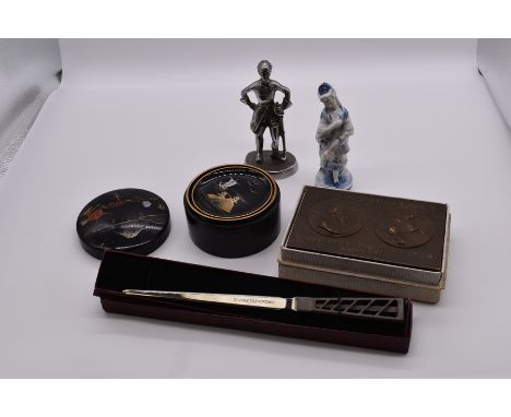 A collector's lot to include: cast steel figure of Carl XIII, foundry stamp; Deritend Drop Forgings letter opener; set of Jap