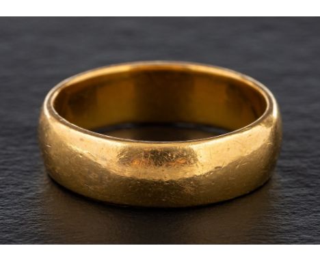 A 22 carat gold wedding band,: with full Birmingham hallmarks, ring size R 1/2, 9.7g 