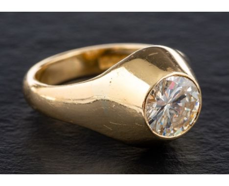 An 18ct gold, round, brilliant-cut diamond single-stone ring,: estimated diamond weight ca. 1.65cts, J-K colour, P1-2, with h