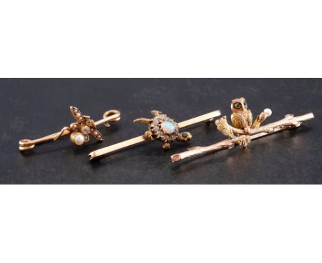 Three animal bar brooches,: including a turtle bar brooch set with an opal ca. 0.15cts, single-cut diamonds ca. 0.05cts, a pe