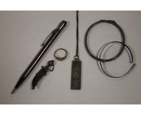 A STERLING SILVER PENCIL TOGETHER WITH A BANGLE, INGOT ETC