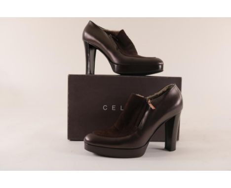   Bruin leren Celine laarsjes met hoge hak en bont gevoerd, mt. 38        Brown leather Celine boots with high heels, size 38