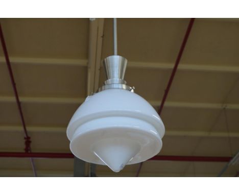   Nikkelen schoollamp met wit glazen kap        School lamp with white glass shade      