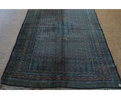   Tapijt, Ardabil 265 x 173 cm. (gaatje in zijkant)        Ardabil carpet 265 x 173 cm.      