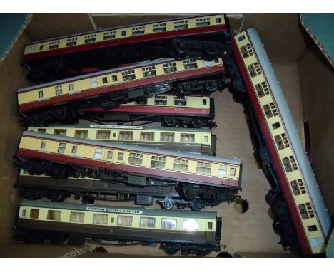 Selection of OO gauge coaches including crimson and cream, Cornish Riviera, Airfix, Lima etc.