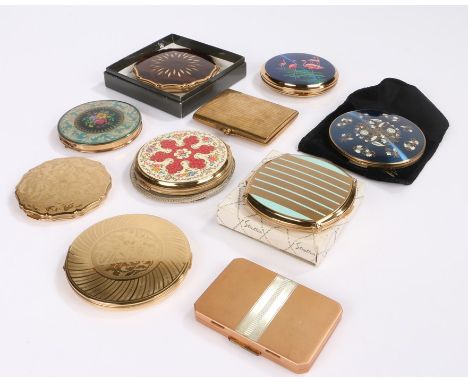 Ten vintage Stratton powder compacts including a "Princess", a "Pontoon" and a "Slab design made from World War Two aircraft 