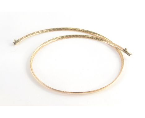 An articulated necklace, with hammered light detailing, 47cm long, marked 375 Italy, 13.4g.