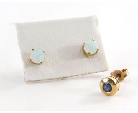 Various earrings, to include a pair 9ct gold and opal set stud earrings, 0.5cm wide and a single 9ct gold and sapphire set st