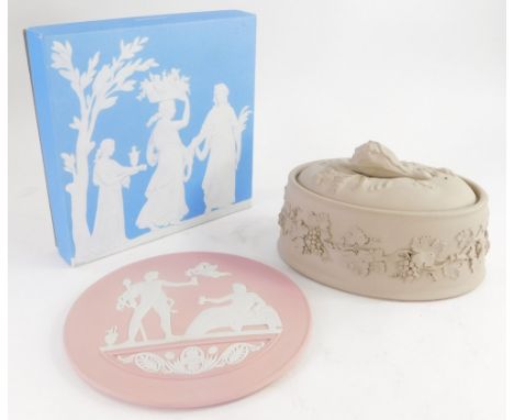 A Wedgwood Jasperware pie dish and cover, in stone coloured matte glaze, with a cauliflower shaped finial, the body decorated