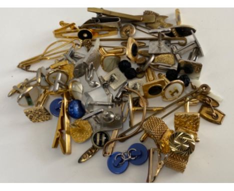 Bag of mixed vintage cufflinks &amp; tie clips