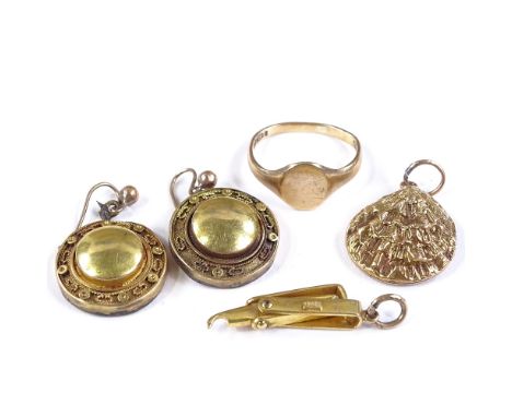 A group of 9ct gold jewellery, comprising signet ring, shell-shaped hair panel locket, miniature knife, and pair of earrings 