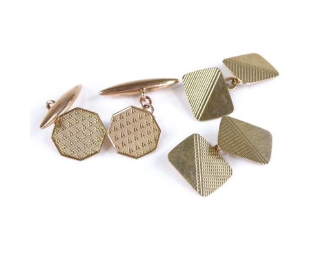 2 pairs of 9ct gold cufflinks, with engine turned decoration, rectangular panel length 15mm, 7.8g total (2) 