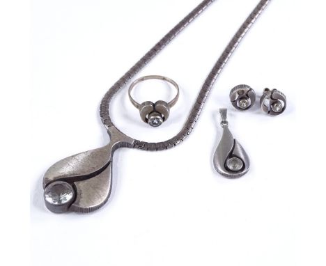 Various Finnish silver jewellery, in the style of Karl Laine, including pendant necklace, pendant ring, and earrings (4) 