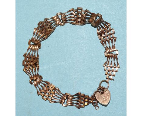 A 9ct gold gate-link bracelet with padlock clasp, 20cm long, approximately 6.2g.