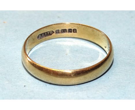 A 22ct gold wedding band, size R, 3.5g.