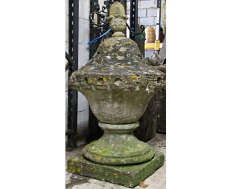 A single large good quality 18th century weathered natural Cotswold stone finial / cap, of tapering cup and cover form, the t