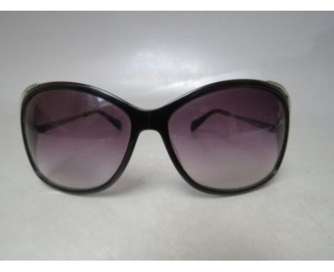 sunglasses Auctions Prices | sunglasses Guide Prices