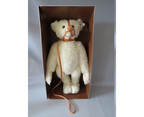 A STEIFF LIMITED EDITION MOHAIR 'MUZZLE' BEAR 1908, number 468 of 2650, button in ear, white tag 0174/60, H 60 cm, with box &