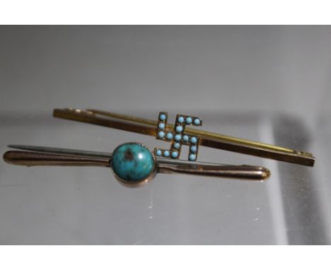A VINTAGE 9CT GOLD BAR BROOCH WITH TURQUOISE SET SWASTIKA EMBLEM, W 5 cm, together with another 9ct gold bar brooch for repai