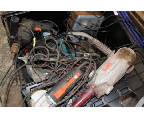 A BOX OF ELECTRICAL POWER TOOLS, together with various grinding discs and polishing pads etc