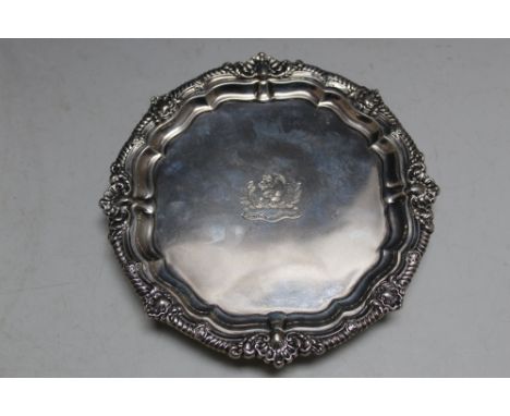 A HALLMARKED SILVER CARD TRAY BY HARRISON BROTHERS &amp; HOWSON - LONDON, with crest and motto 'Benigno Numine', approx weigh