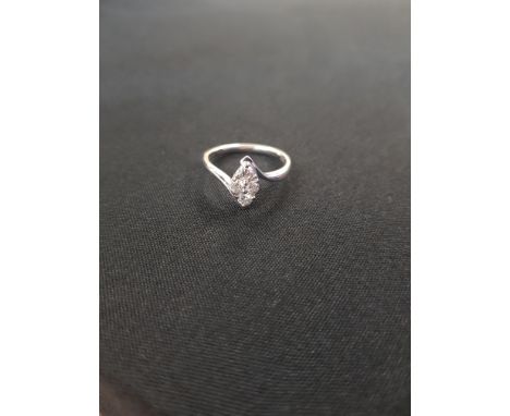 18CT GOLD AND DIAMOND RING WITH THIRD CARAT OF DIAMONDS SIZE M