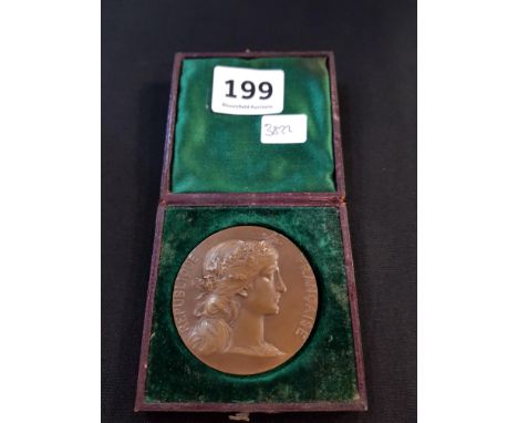 ANTIQUE FRENCH BRONZE MILITARY MEDALLION