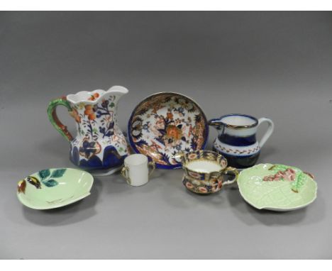 18th, 19th and 20th century including a Worcester first period saucer, various English porcelain tea and coffee cups, Gaudy W