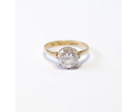 Cubic zirconia solitaire ring in 9ct gold, size M. 