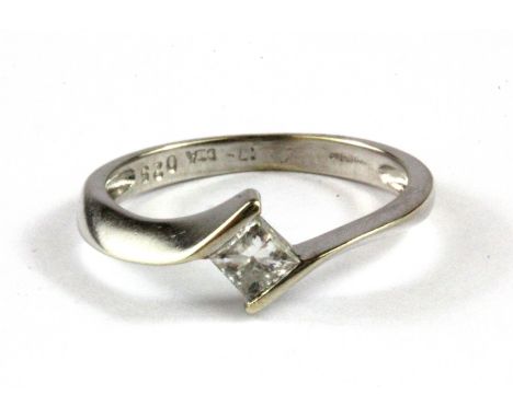 A 9ct white gold princess cut diamond set ring, approx. 0.25ct, (K).