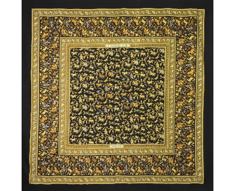 HERMÈS Grandfoulard "CHASSE EN INDE". By Michel Duchene. Entwurf erstmal 1986 erschienen. 70 % Kaschmir, 30 % Seide. Tier- un