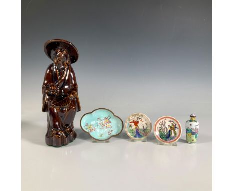 A charming collection of five vintage ceramic items, including a brown glazed figure of a wise man, a hand-painted snuff bott