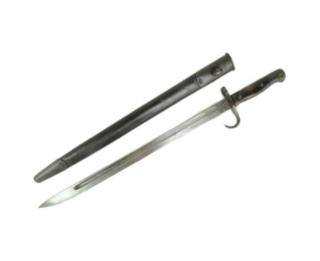 An original WWI First World War era 1907 pattern SMLE / Lee Enfield sword bayonet. The bayonet having a hooked steel pommel w