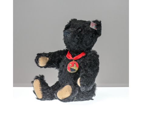 Steiff, a reproduction bear 'RMS Titanic' number 663888.