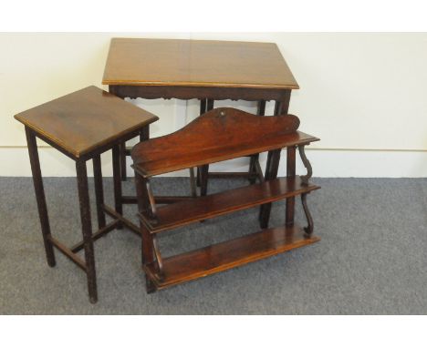 An Edwardian mahogany wall shelf display, together with a mahogany nest of ocassional tables, an Edwardian mahogany and inlai