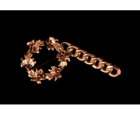 A 9ct gold chain link brooch, plus a 9ct garnet set wreath brooch 4.9g gross 