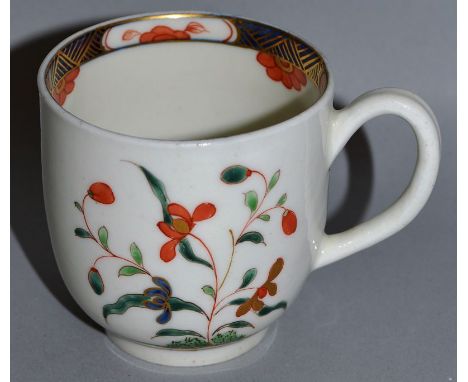 AN 18TH C. WORCESTER COFFEE CUP painted with the Kempthorne pattern King 502.