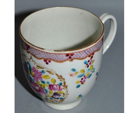 AN 18TH CENTURY WORCESTER COFFEE CUP painted in Companie des Indes style 36.