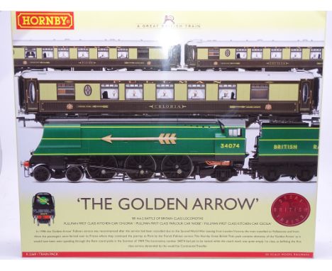OO Gauge -A Hornby R2369 'The Golden Arrow' train pack including steam loco and 3 coaches - E, unused in VG box