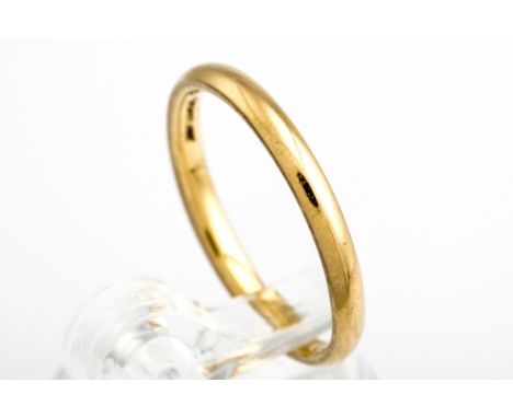 A vintage 22ct gold wedding band. Hallmarks for Birmingham 1958, 2mm wide, size L+, 2.3g